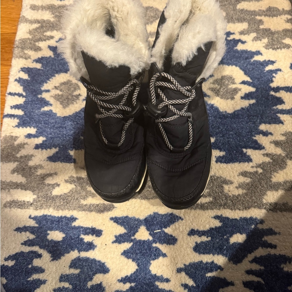 Sorel Black Boots with White Lining